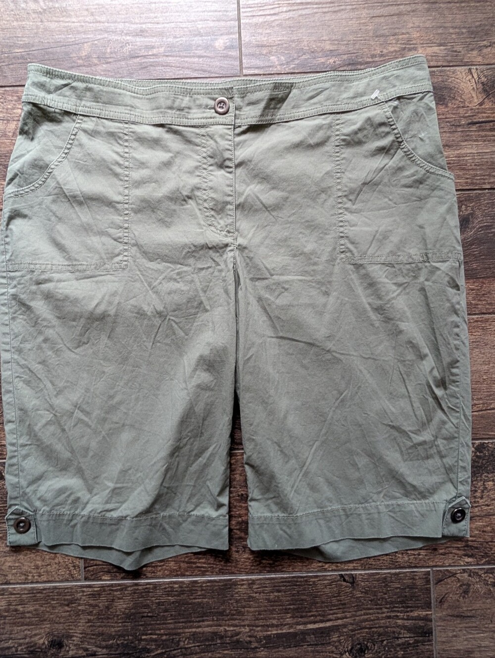 Chico's Olive Sage Green Bermuda Shorts Elastic Waist Stretch Women's 2.5 XL New